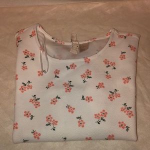 Women’s floral blouse/top